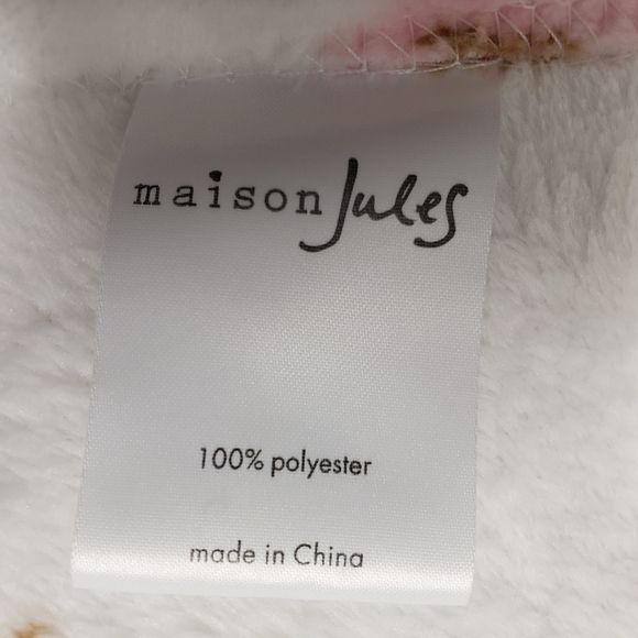 Maison Jules Plush Throw Blanket 70 x 49 Rose All Day Cozy Girls Night Out - Picture 8 of 10